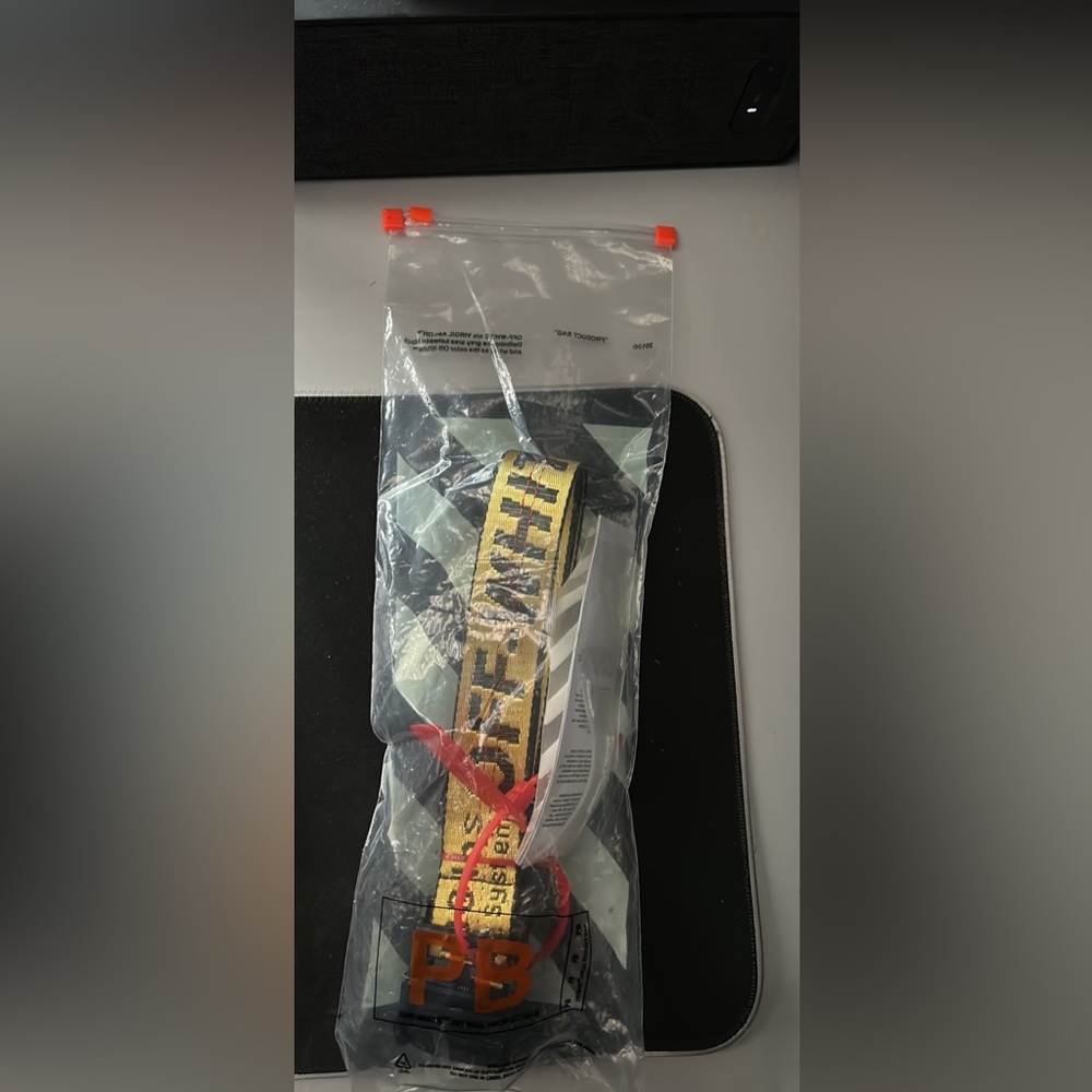Off-white belt